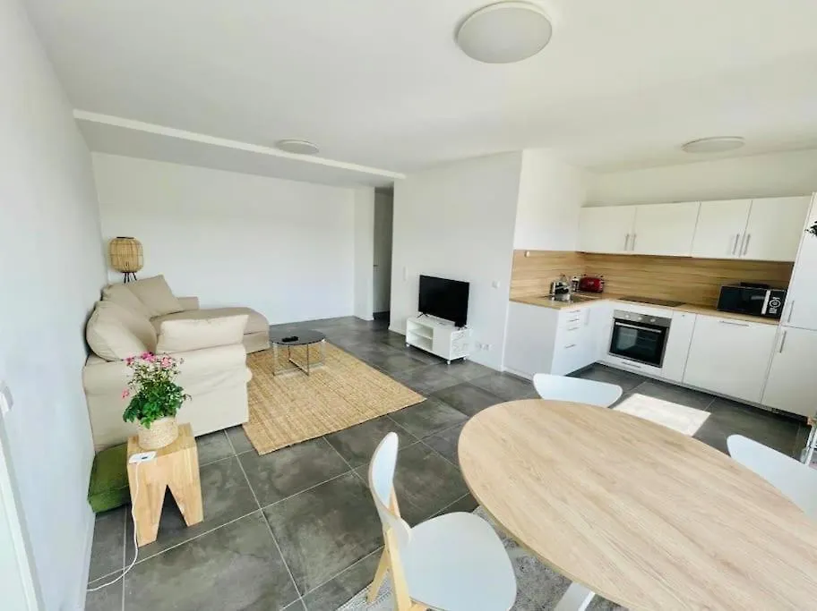 One Bedroom Flat With Private Terrace&Parking-67B 룩셈부르크