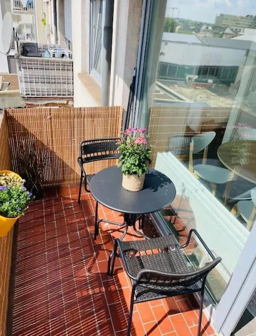 아파트 One Bedroom Flat With Private Terrace&Parking-67B 룩셈부르크